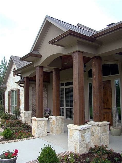 modern houseswith pillars